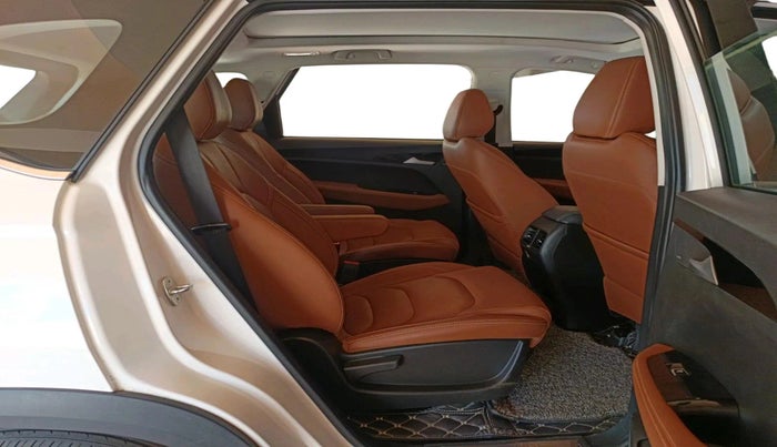 2021 MG HECTOR PLUS SHARP 1.5 PETROL TURBO HYBRID MT 6-STR, Petrol, Manual, 27,335 km, interior