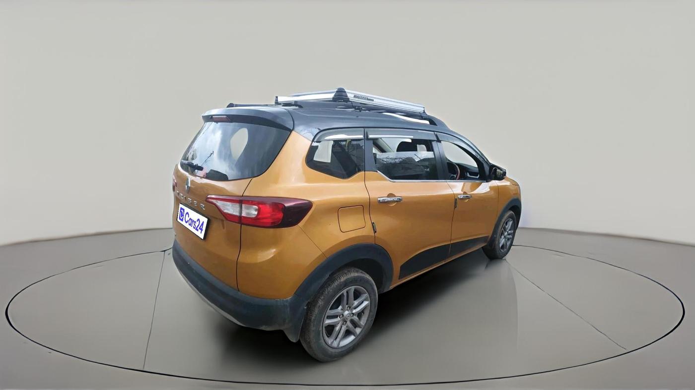 2024 Renault TRIBER RXZ DUAL TONE, Petrol, Manual, 15,671 km, exterior