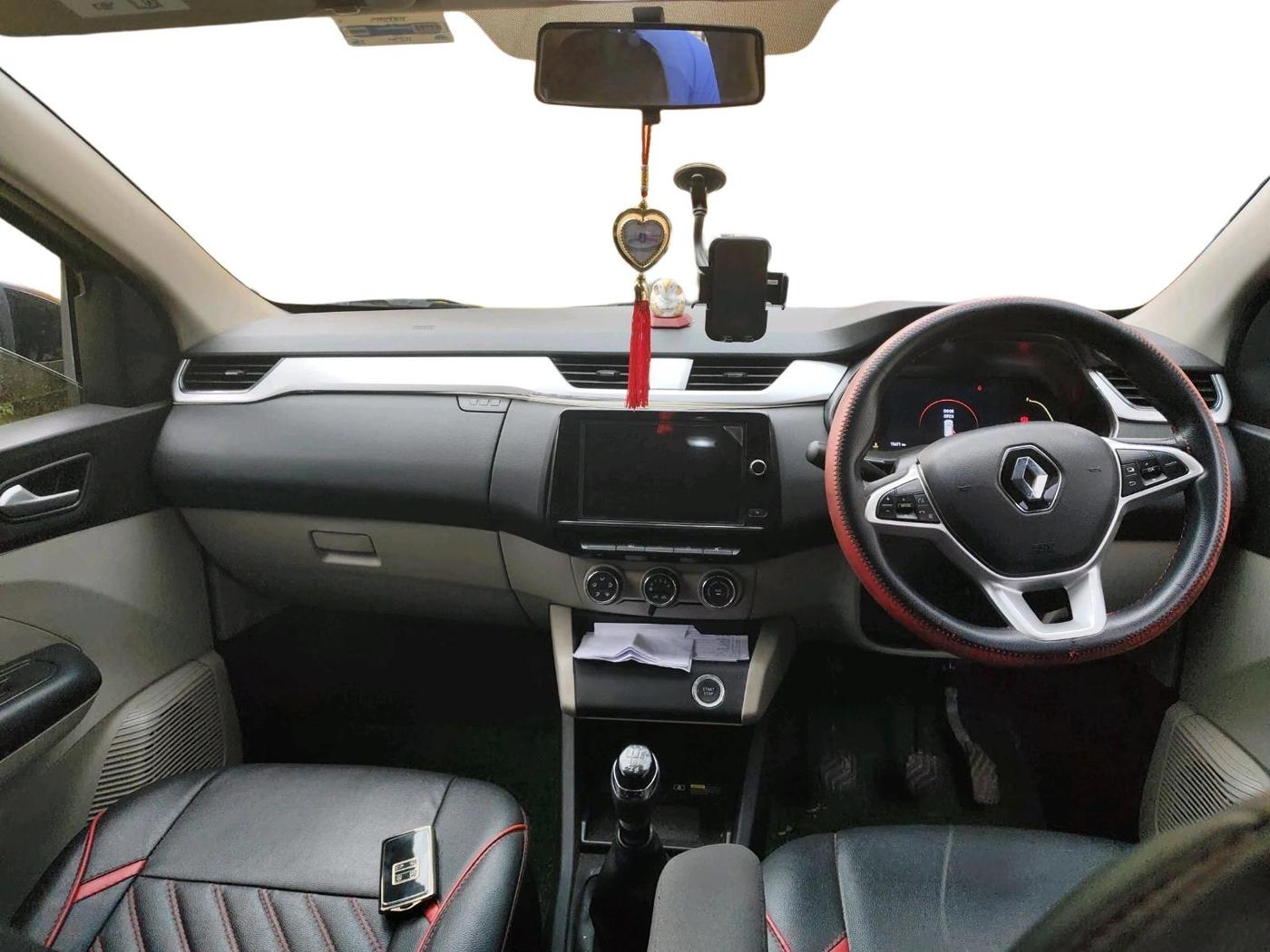 2024 Renault TRIBER RXZ DUAL TONE, Petrol, Manual, 15,671 km, interior