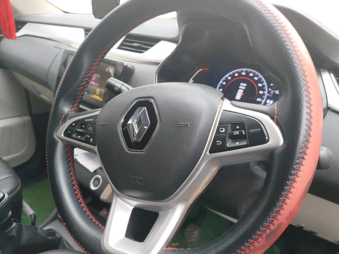 2024 Renault TRIBER RXZ DUAL TONE, Petrol, Manual, 15,671 km, interior