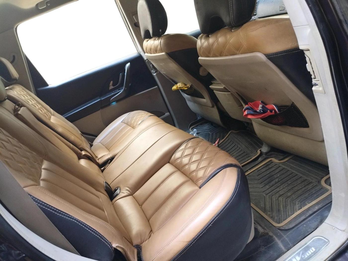 2015 Mahindra XUV500 W10, Diesel, Manual, 1,37,859 km, interior