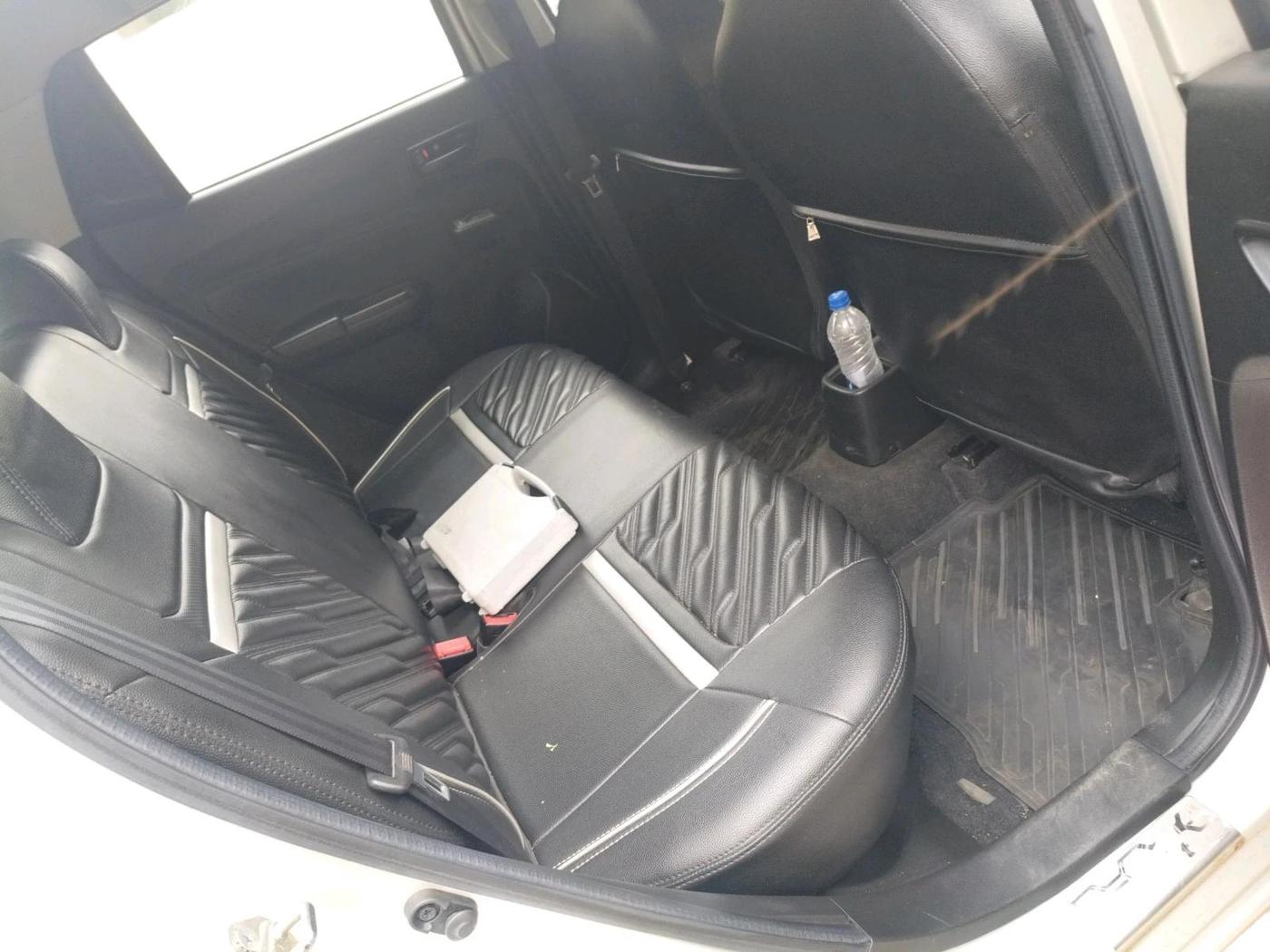 2021 Maruti Swift LXI, Petrol, Manual, 20,046 km, interior