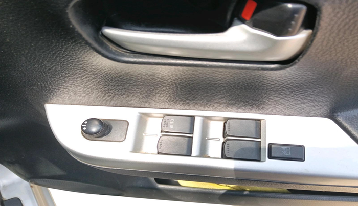 2013 Maruti Wagon R 1.0 VXI, Petrol, Manual, 72,976 km, interior