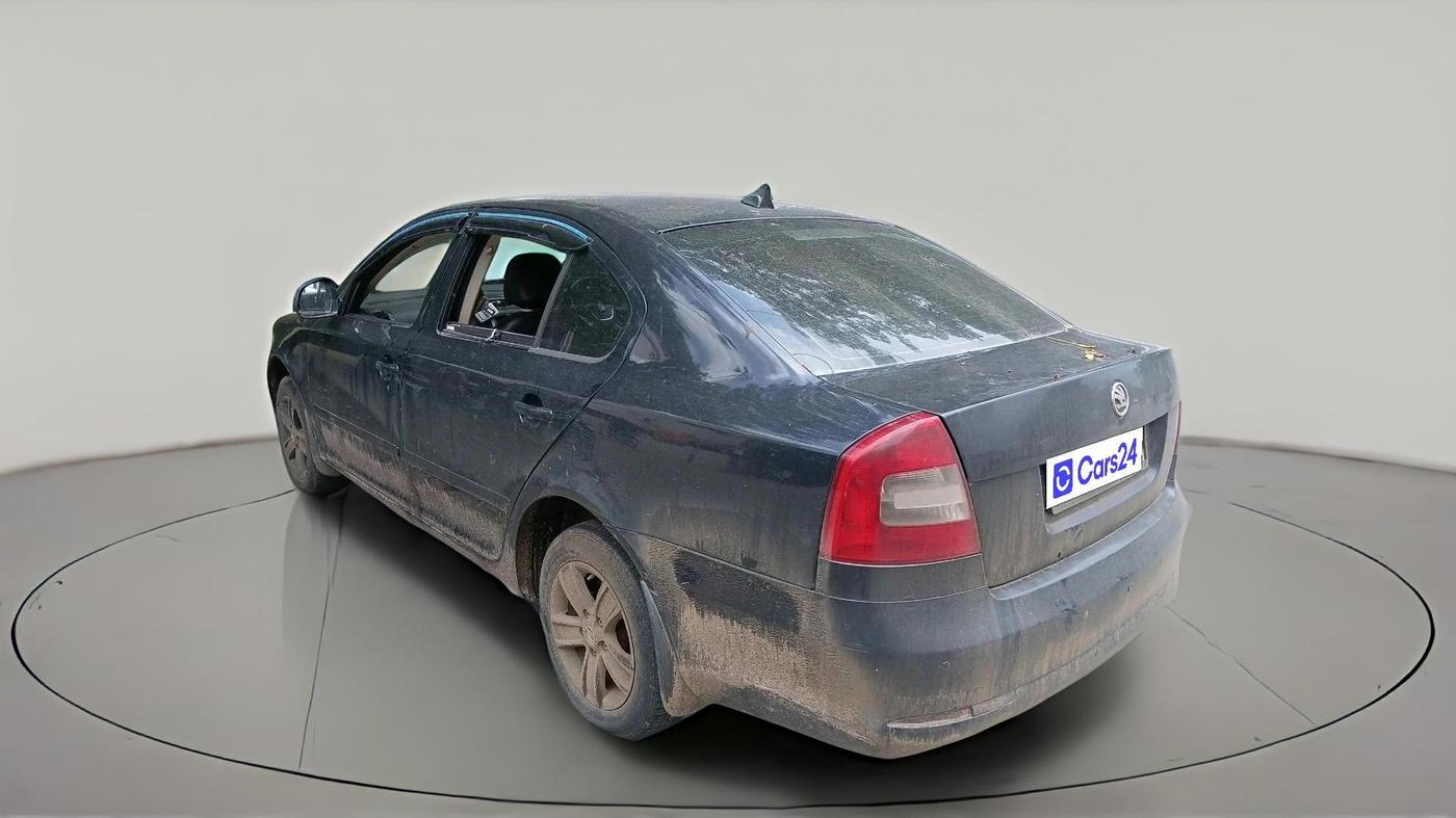 2011 Skoda Laura AMBIENTE 2.0 TDI CR AT, Diesel, Automatic, 61,206 km, exterior