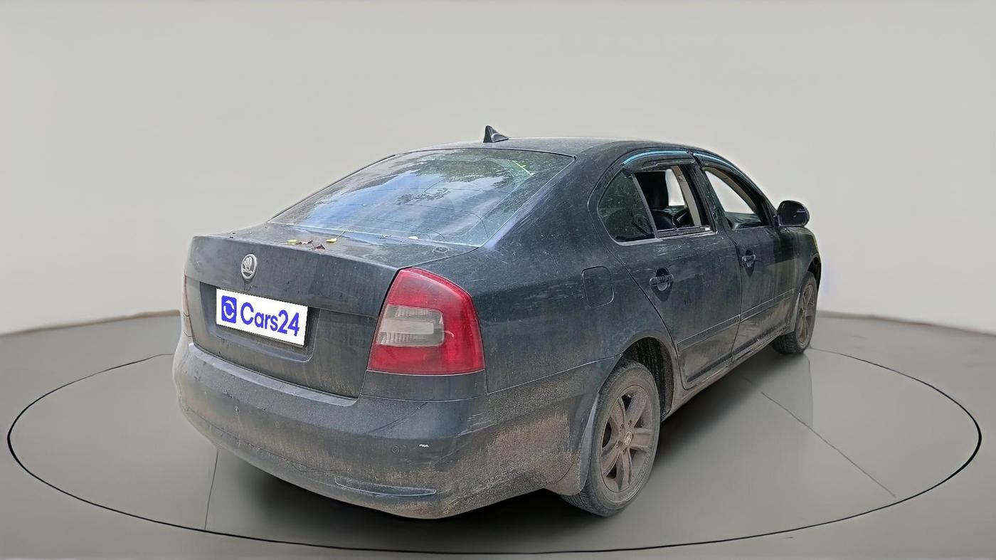 2011 Skoda Laura AMBIENTE 2.0 TDI CR AT, Diesel, Automatic, 61,206 km, exterior