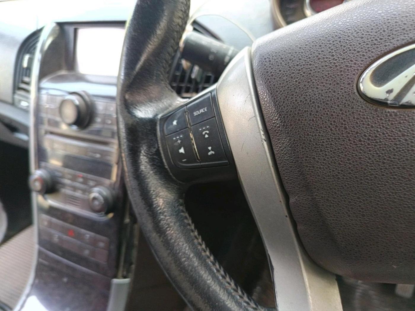 2013 Mahindra XUV500 W8, Diesel, Manual, 3,04,879 km, interior