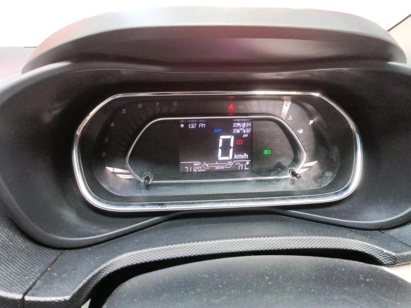 2021 Tata NEXON XZ PLUS SUNROOF DIESEL DUAL TONE, Diesel, Manual, 71,120 km, interior