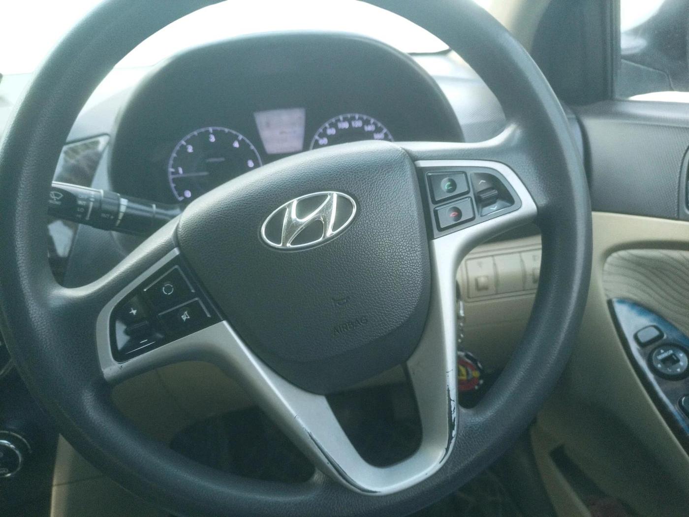 2012 Hyundai Verna FLUIDIC 1.6 CRDI SX, Diesel, Manual, 1,30,072 km, interior