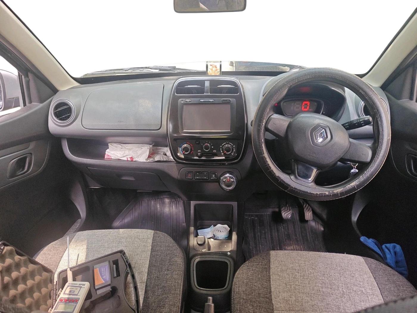 2017 Renault Kwid RXT 1.0 AMT (O), Petrol, Automatic, 90,829 km, interior