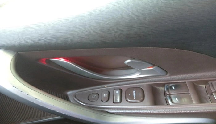 2014 Mahindra XUV500 W8, Diesel, Manual, 97,102 km, interior