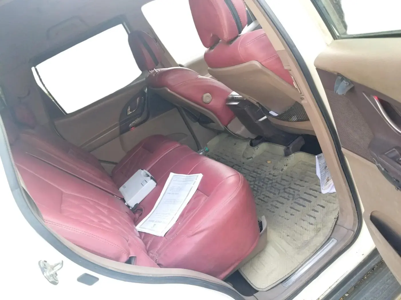 2012 Mahindra XUV500 W8, Diesel, Manual, 1,13,222 km, interior