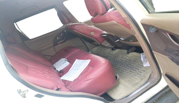 2012 Mahindra XUV500 W8, Diesel, Manual, 1,13,222 km, interior