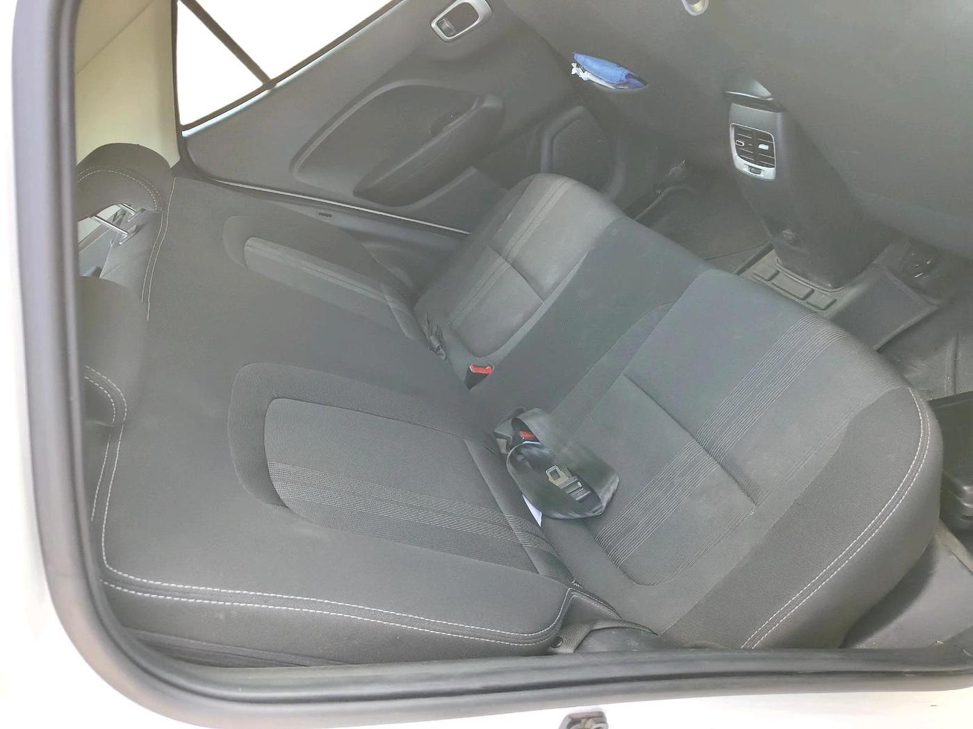 2022 Hyundai VENUE SX 1.5 (O) EXECUTIVE CRDI, Diesel, Manual, 1,18,929 km, interior