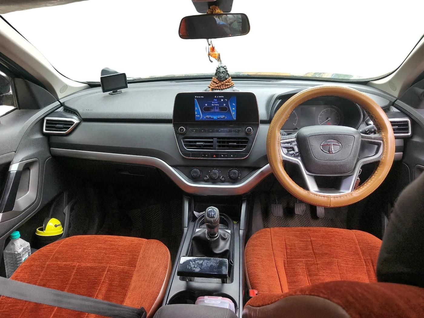 2019 Tata Harrier XM 2.0L KRYOTEC, Diesel, Manual, 1,38,432 km, interior