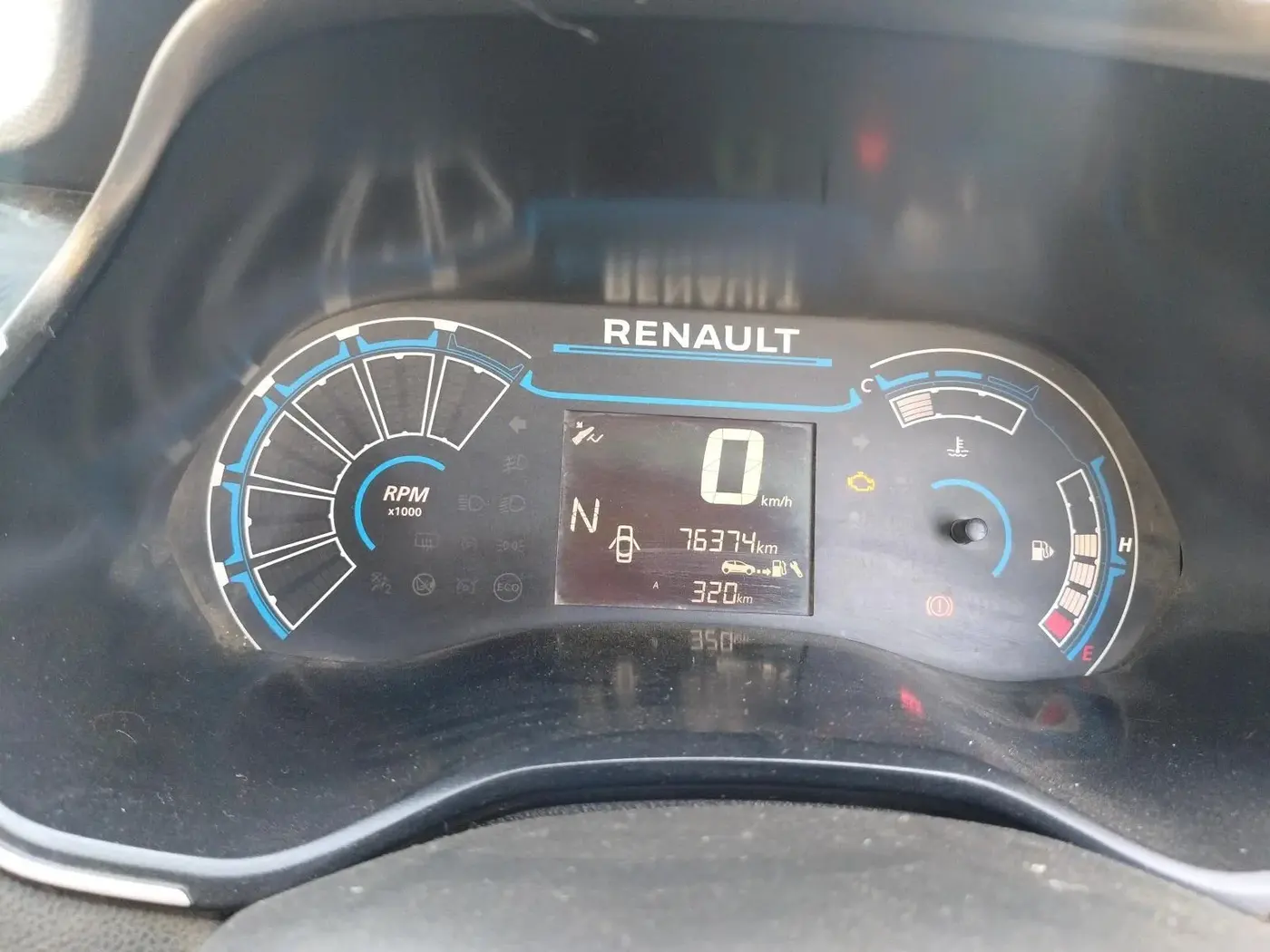 2020 Renault TRIBER RXL AMT, Petrol, Automatic, 76,374 km, interior