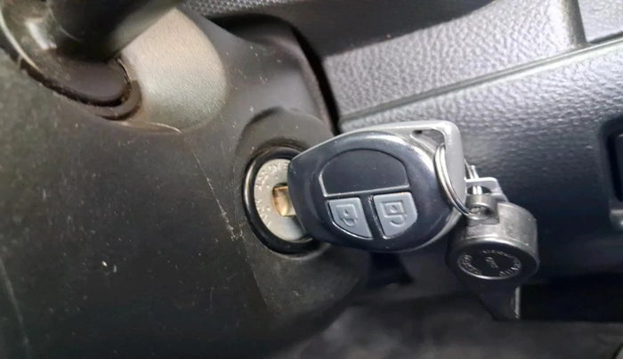 2013 Maruti Swift VXI, Petrol, Manual, 1,20,042 km, interior