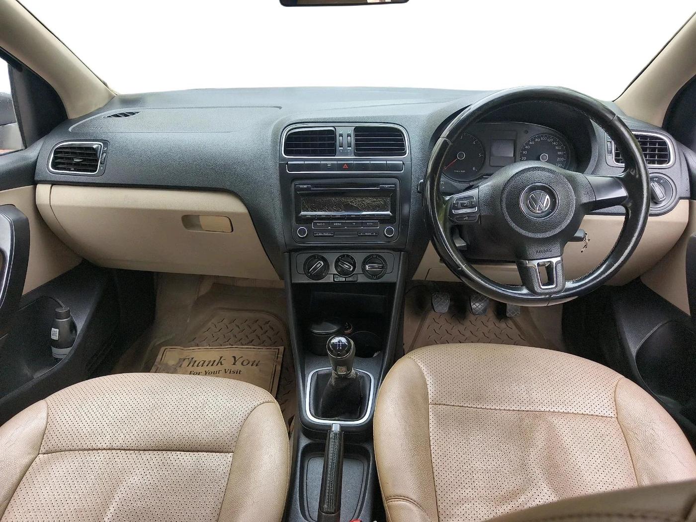 2013 Volkswagen Polo COMFORTLINE 1.2L, Diesel, Manual, 1,06,837 km, interior