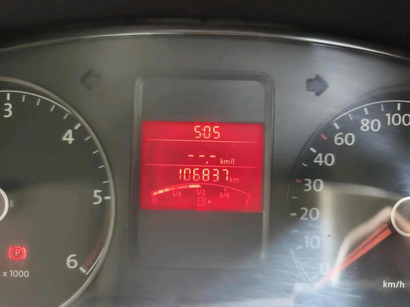 2013 Volkswagen Polo COMFORTLINE 1.2L, Diesel, Manual, 1,06,837 km, interior