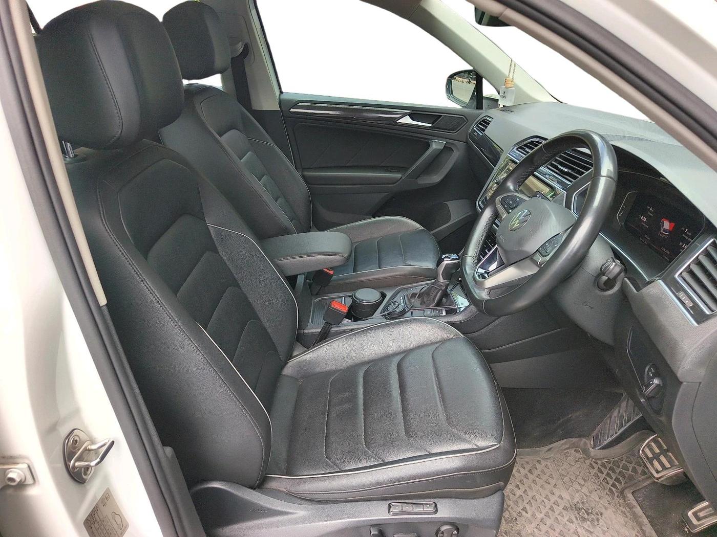 2022 Volkswagen TIGUAN ELEGANCE 2.0 TSI DSG, Petrol, Automatic, 55,146 km, interior
