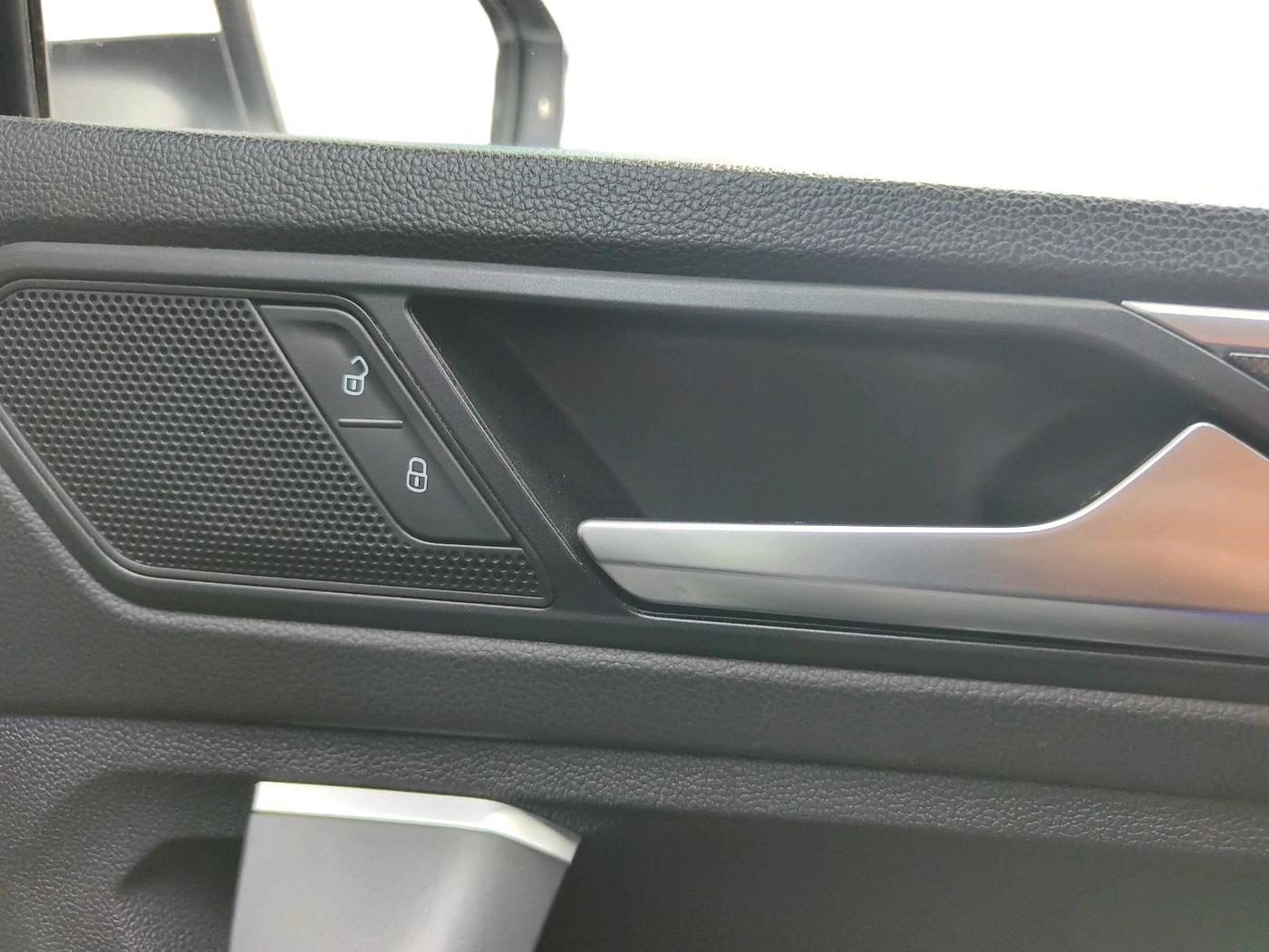 2022 Volkswagen TIGUAN ELEGANCE 2.0 TSI DSG, Petrol, Automatic, 55,146 km, interior