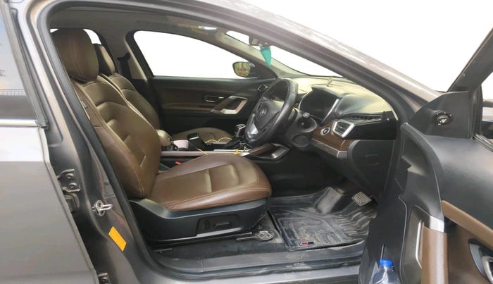 2020 Tata Harrier XZA PLUS 2.0L, Diesel, Automatic, 2,10,227 km, interior