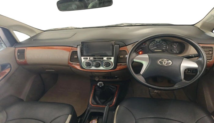 2015 Toyota Innova 2.5 GX 8 STR, Diesel, Manual, 44,229 km, interior