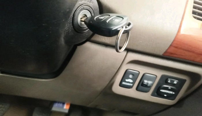 2015 Toyota Innova 2.5 GX 8 STR, Diesel, Manual, 44,229 km, interior