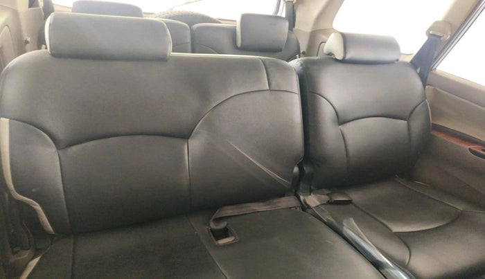 2015 Toyota Innova 2.5 GX 8 STR, Diesel, Manual, 44,229 km, interior