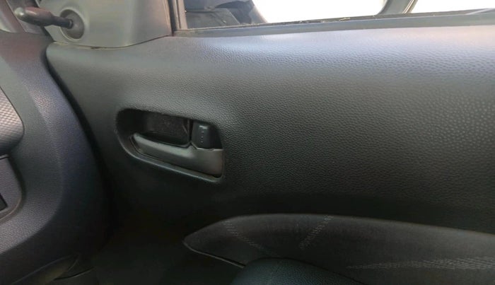 2011 Maruti Ritz VDI, Diesel, Manual, 1,22,572 km, interior