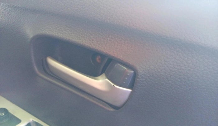 2011 Maruti Wagon R 1.0 VXI, Petrol, Manual, 86,283 km, interior