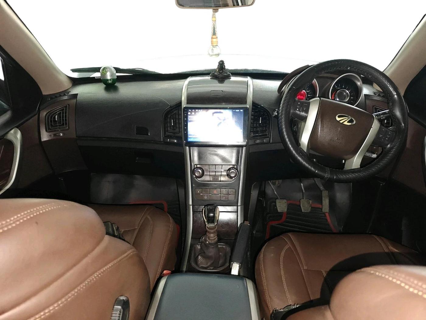 2012 Mahindra XUV500 W8, Diesel, Manual, 1,27,596 km, interior