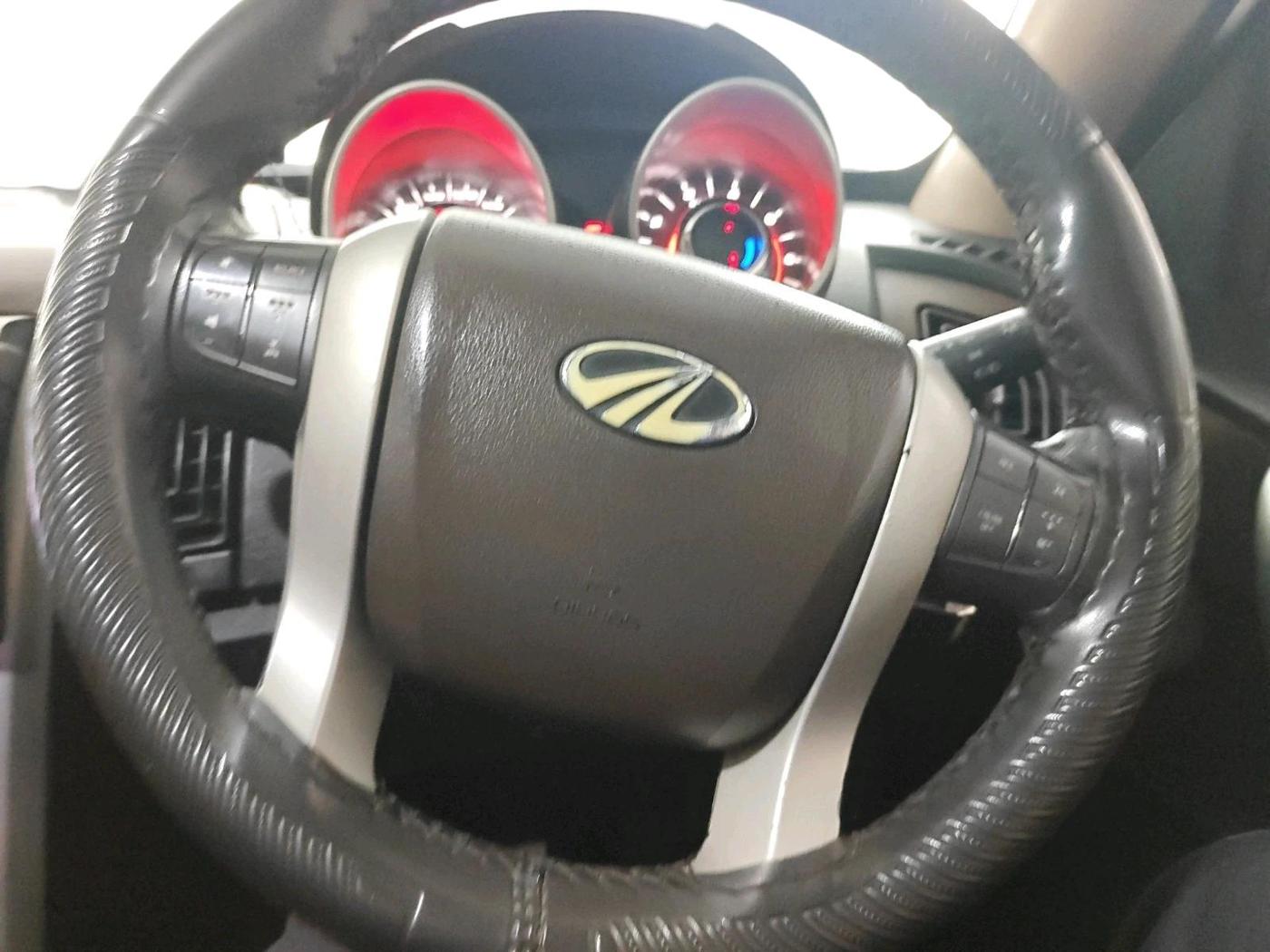 2012 Mahindra XUV500 W8, Diesel, Manual, 1,27,596 km, interior