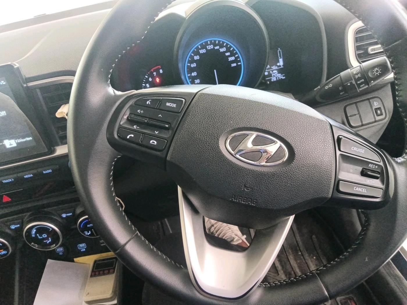 2019 Hyundai VENUE SX 1.0 TURBO, Petrol, Manual, 28,174 km, interior
