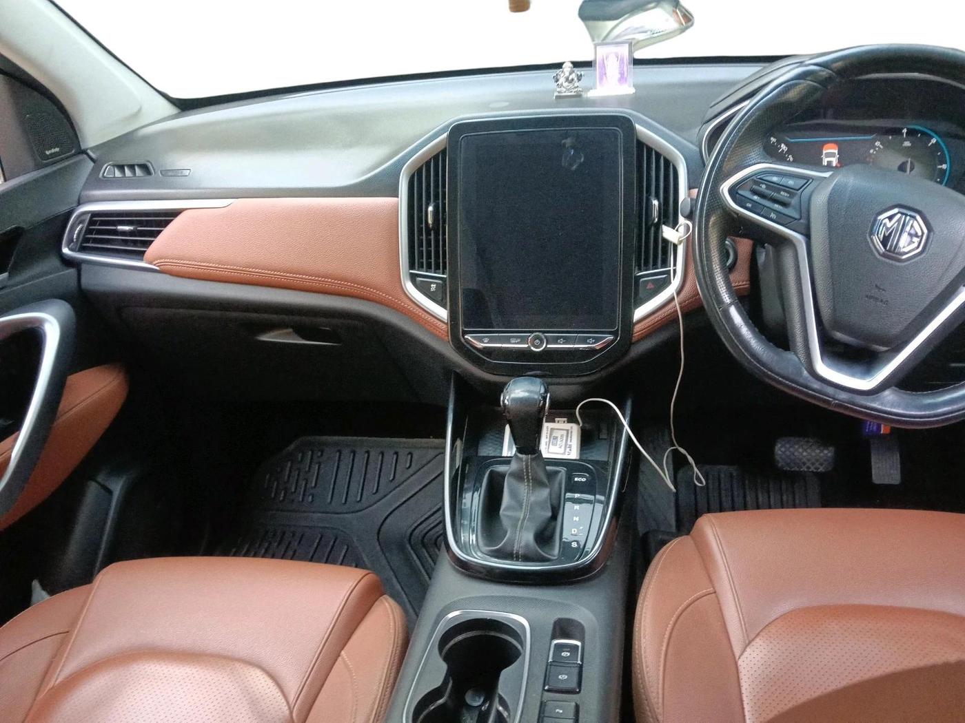 2021 MG HECTOR PLUS SHARP 1.5 PETROL TURBO CVT 6-STR, Petrol, Automatic, 73,761 km, interior