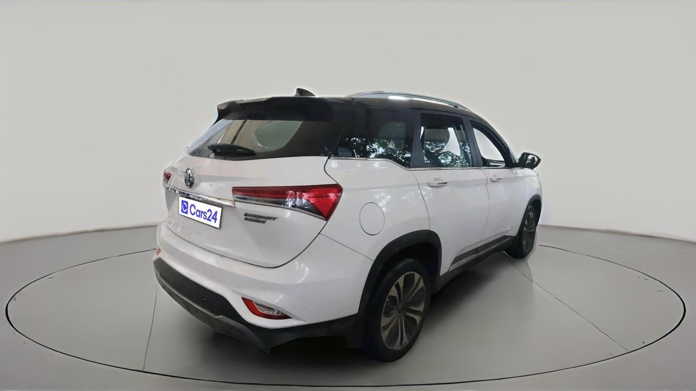 2023 MG HECTOR PLUS SHARP 2.0 DIESEL TURBO MT 6-STR, Diesel, Manual, 1,42,036 km, exterior