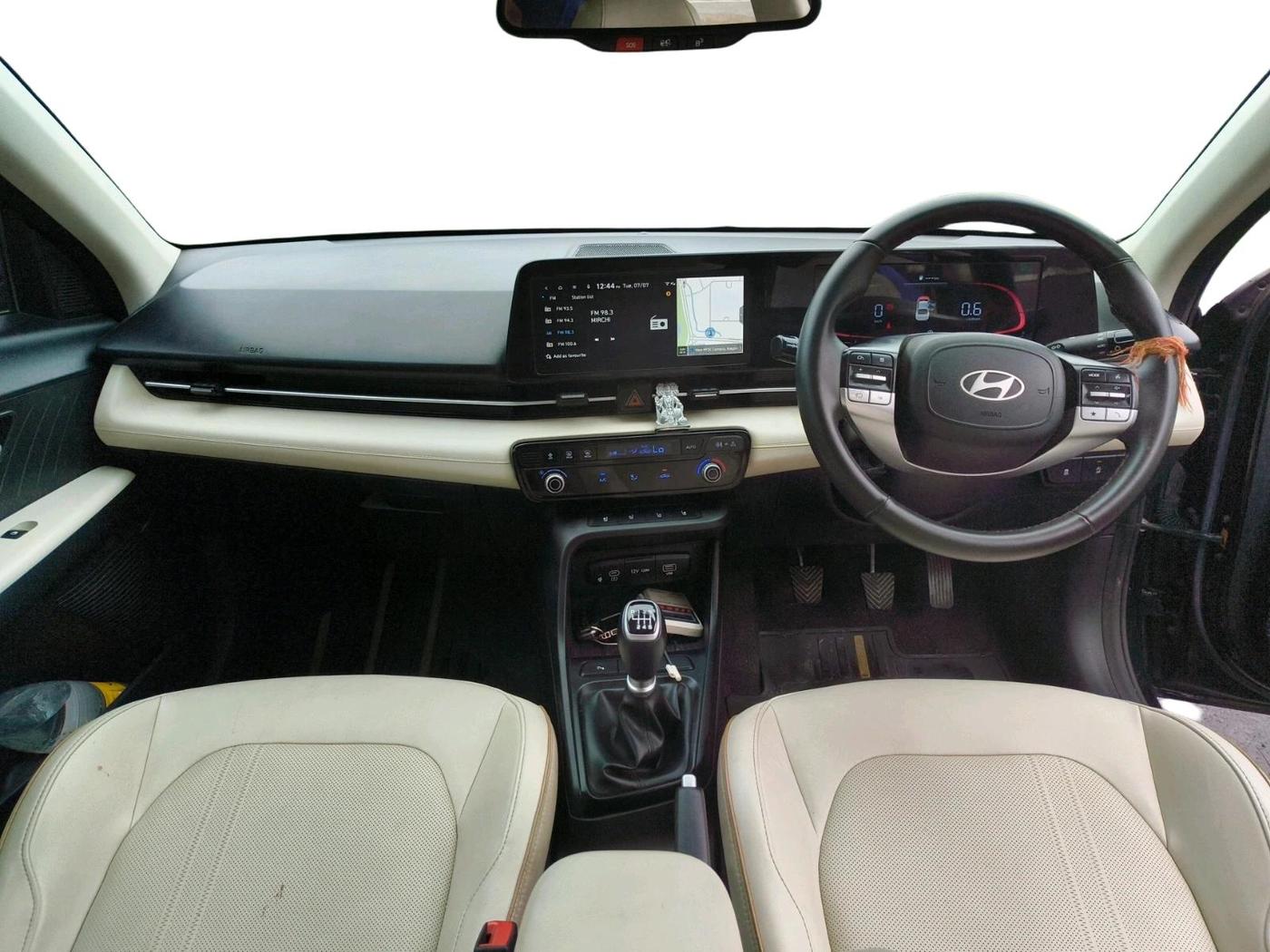 2025 Hyundai Verna SX (O) 1.5 MPI MT, Petrol, Manual, 36,400 km, interior