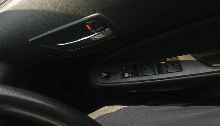 2022 Maruti Swift VXI, Petrol, Manual, 55,372 km, interior