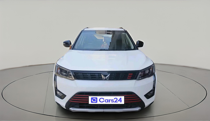 2023 Mahindra XUV300 W8 1.2 PETROL, Petrol, Manual, 44,441 km, exterior