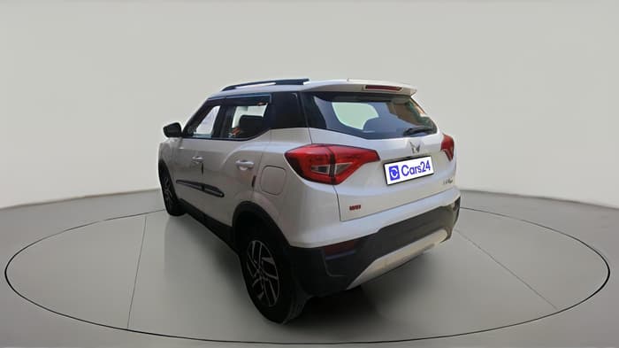 2023 Mahindra XUV300 W8 1.2 PETROL, Petrol, Manual, 44,441 km, exterior