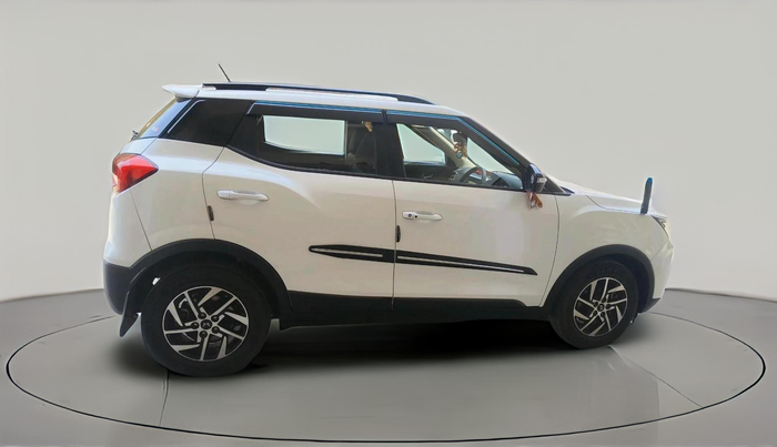2023 Mahindra XUV300 W8 1.2 PETROL, Petrol, Manual, 44,441 km, exterior