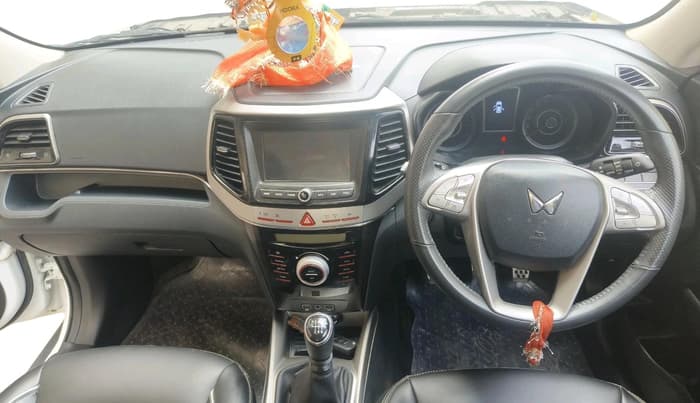2023 Mahindra XUV300 W8 1.2 PETROL, Petrol, Manual, 44,441 km, interior