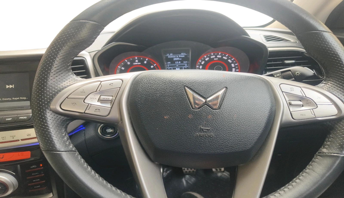 2023 Mahindra XUV300 W8 1.2 PETROL, Petrol, Manual, 44,441 km, interior