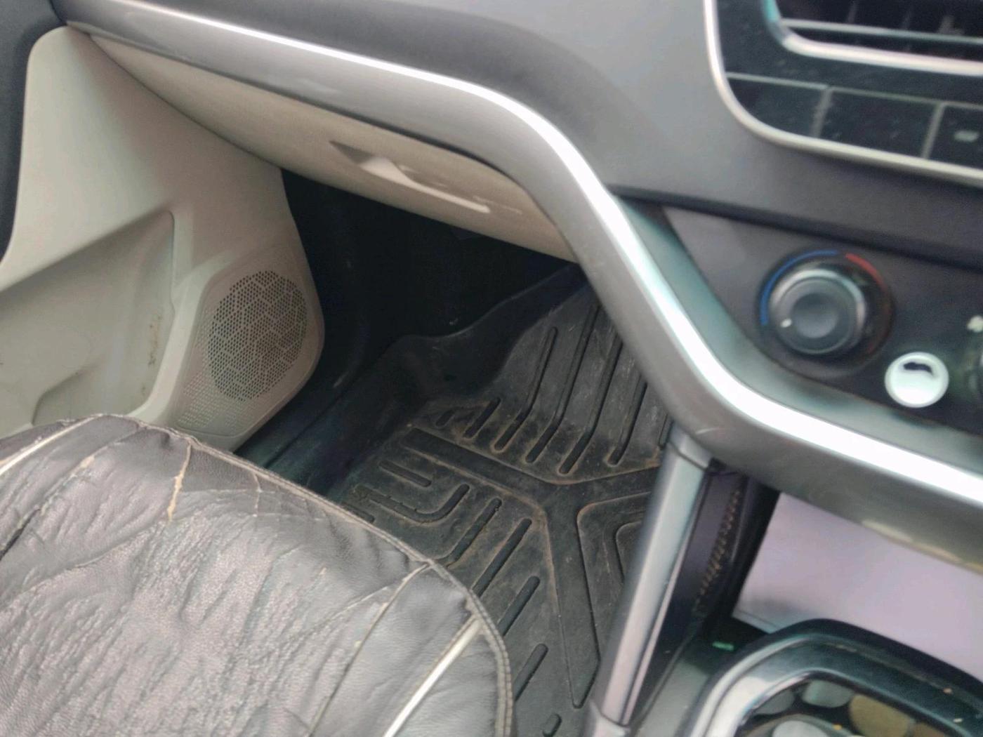 2021 Tata Safari XM, Diesel, Manual, 1,47,352 km, interior