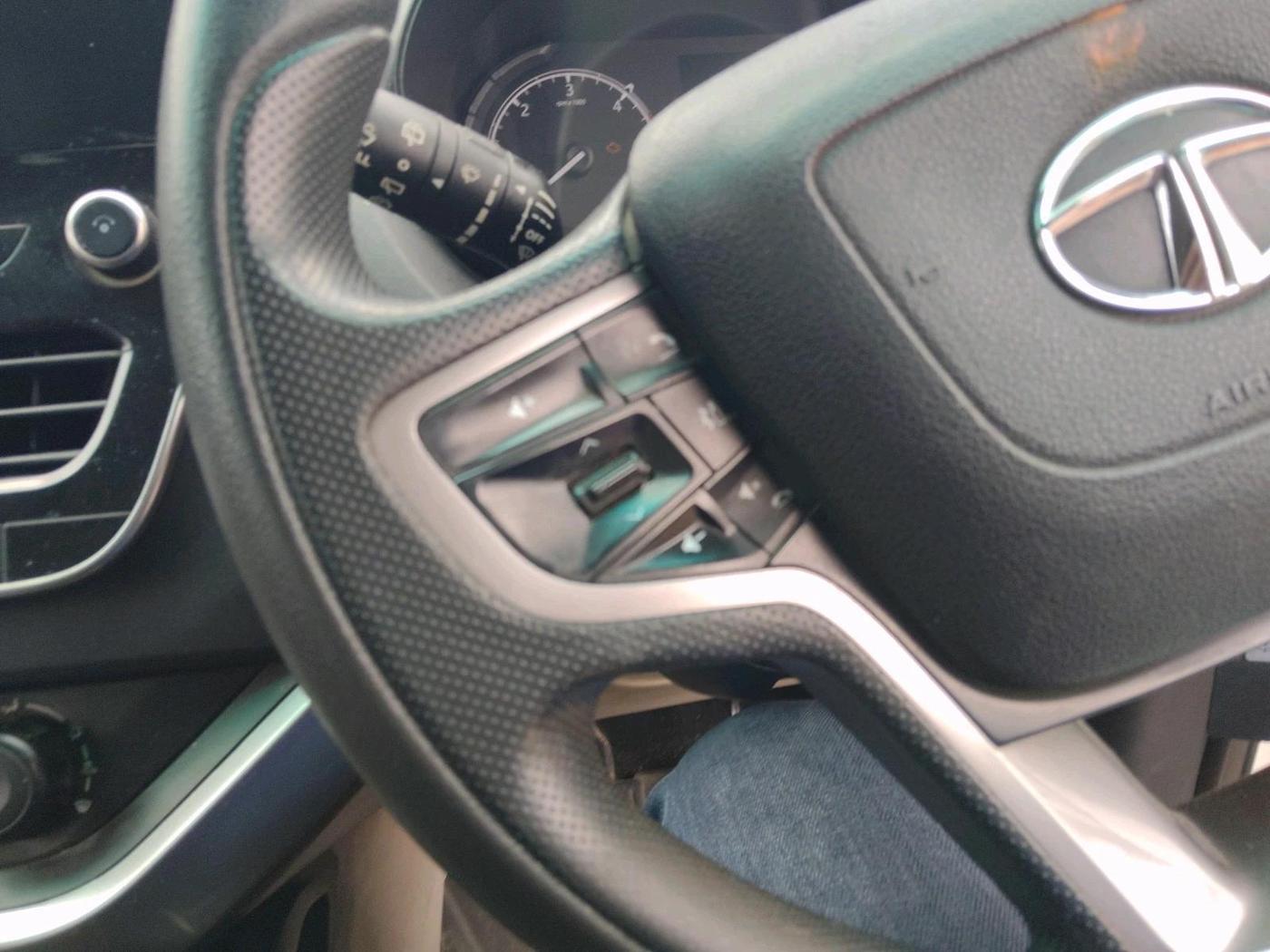 2021 Tata Safari XM, Diesel, Manual, 1,47,352 km, interior