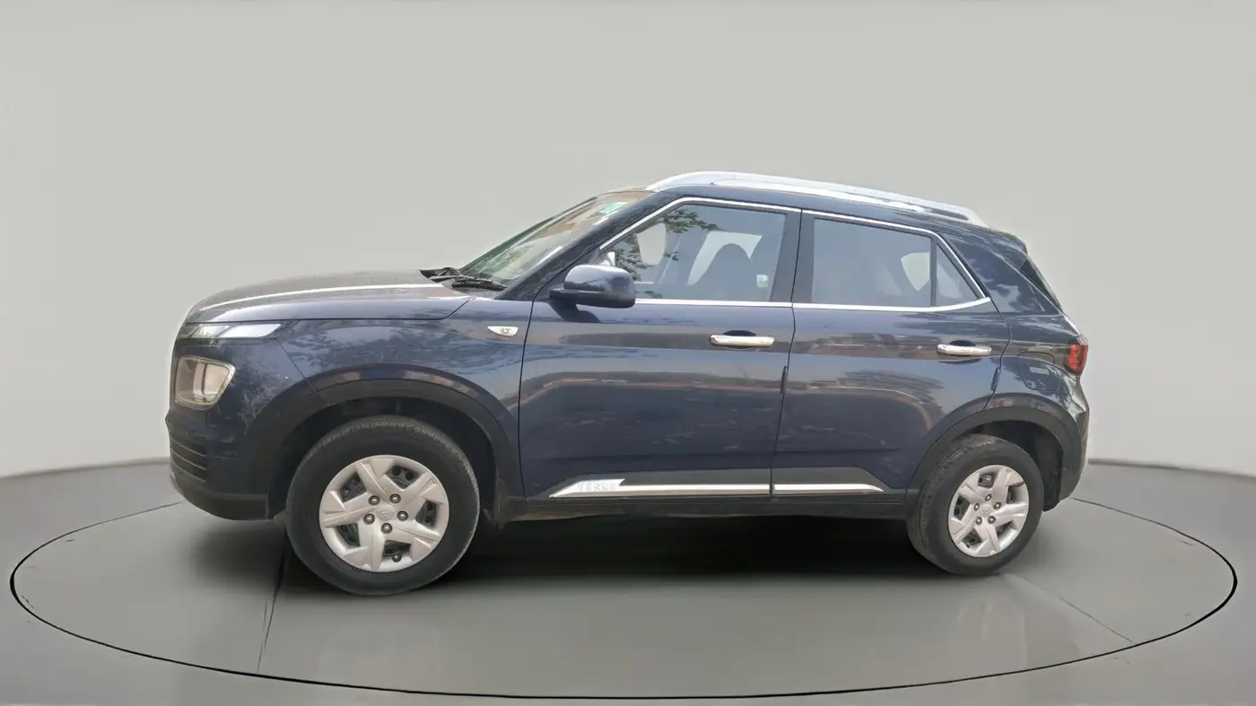 2022 Hyundai VENUE S 1.2, Petrol, Manual, 52,684 km, exterior