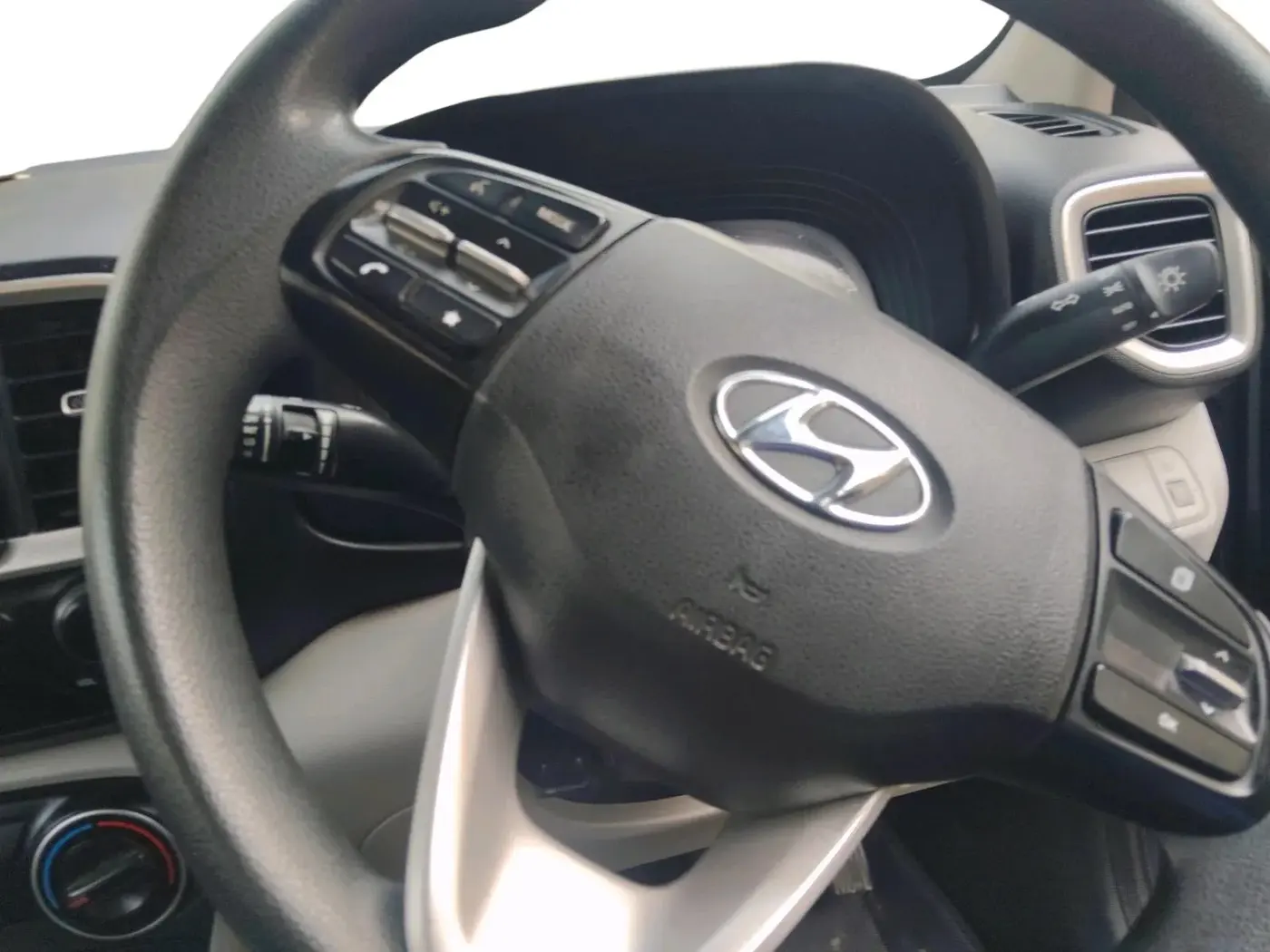 2022 Hyundai VENUE S 1.2, Petrol, Manual, 52,684 km, interior