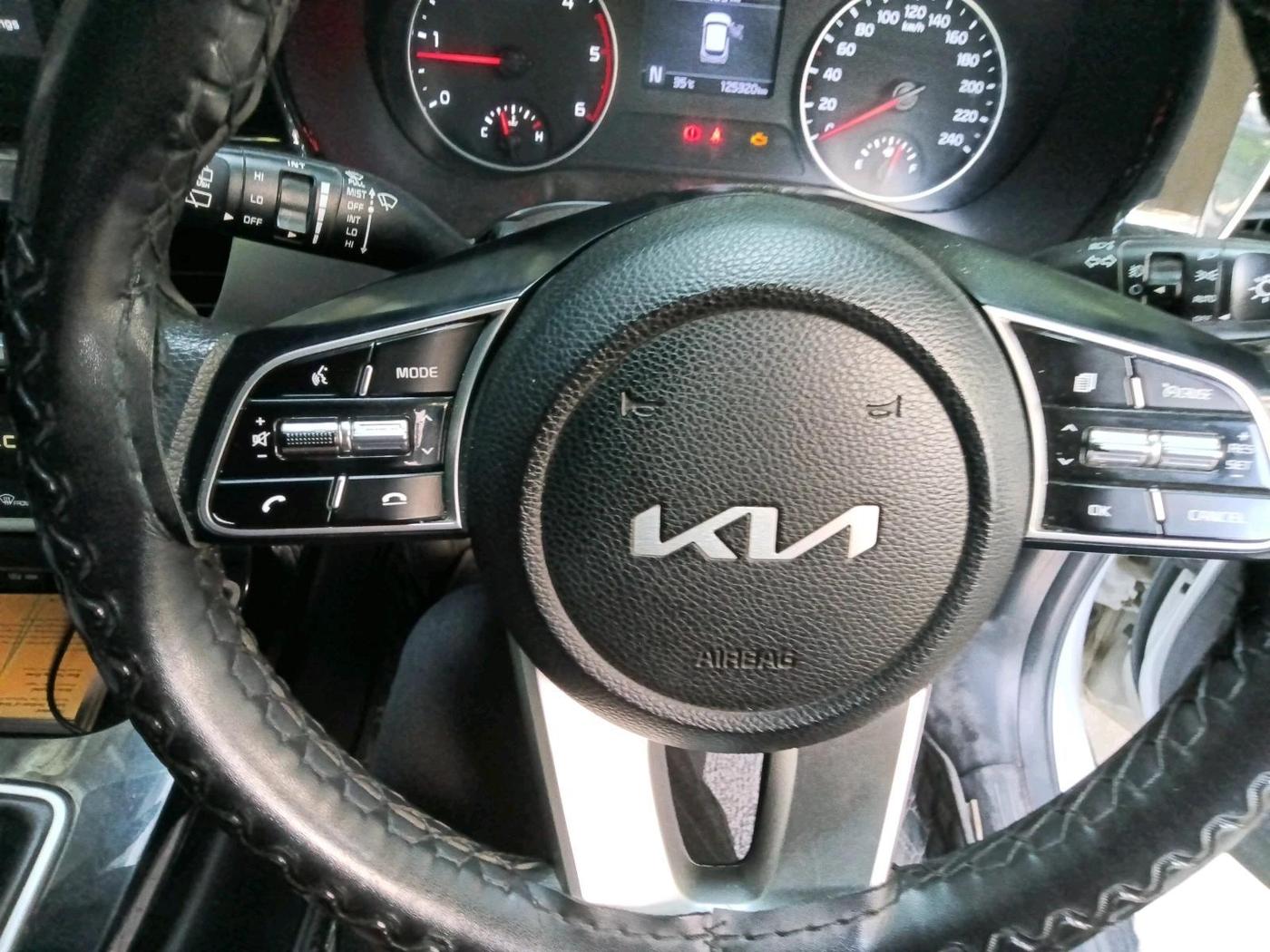 2023 KIA SELTOS HTK PLUS 1.5 DIESEL IMT, Diesel, Manual, 1,25,320 km, interior