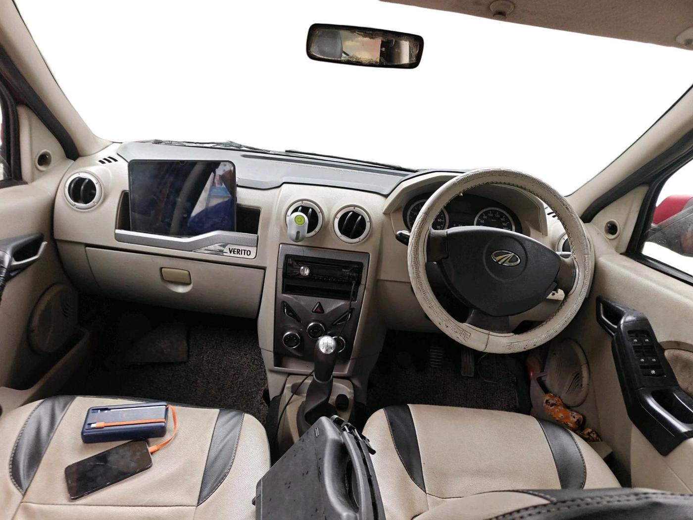 2013 Mahindra Verito 1.5 D4, Diesel, Manual, 2,80,222 km, interior