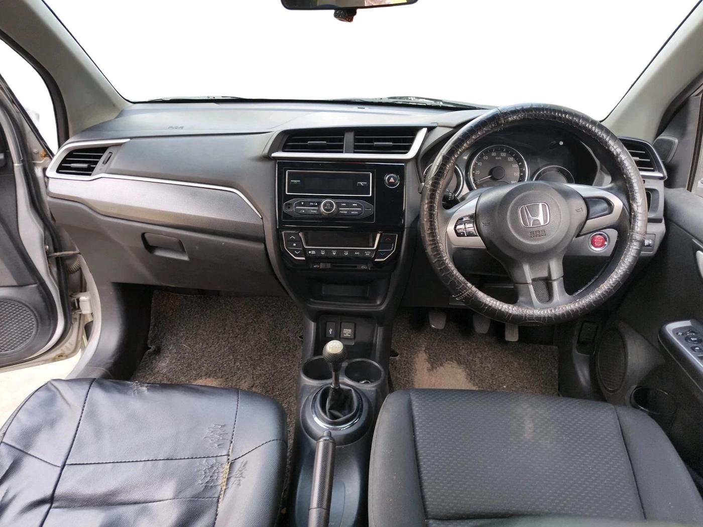 2017 Honda BR-V 1.5L I- DTEC V, Diesel, Manual, 99,377 km, interior
