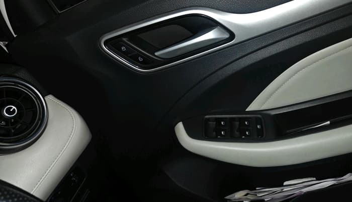 2024 MG ASTOR Sprint 1.5 MT (Ivory), Petrol, Manual, 38,284 km, interior